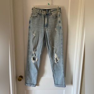 Hollister distressed mom jeans size 00R